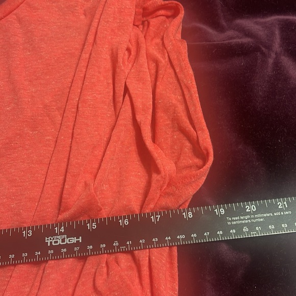 Rae Mode workout/ muscle Tee light red cropped - Picture 5 of 5